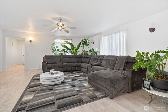 208 Pike St NE, Auburn, WA 98002