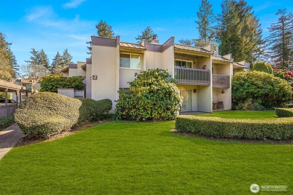 7501 Ruby Drive SW #I206, Lakewood, WA 98498