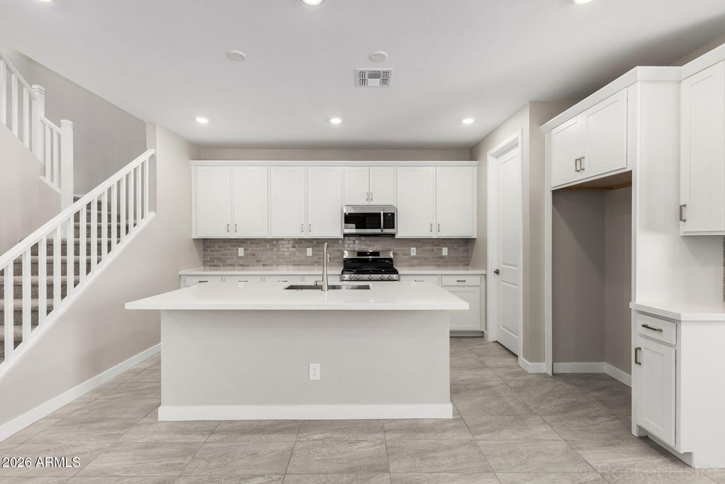 8924 E COVINA Street, Mesa, AZ 85207 — photo 2