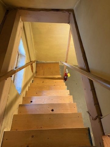 33 Ash St 1, Gardner, MA 01440