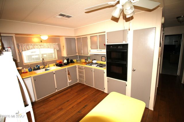 182 W Palma Drive, Green Valley, AZ 85614