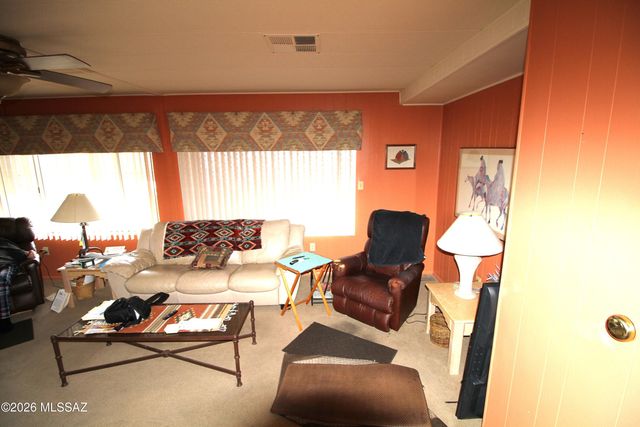 182 W Palma Drive, Green Valley, AZ 85614