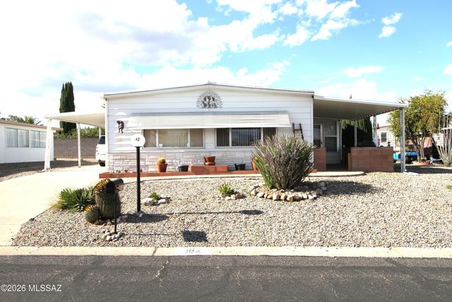 182 W Palma Drive, Green Valley, AZ 85614