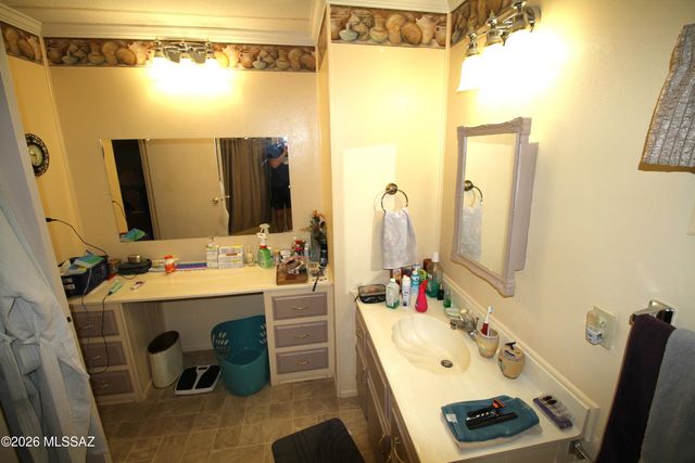 182 W Palma Drive, Green Valley, AZ 85614