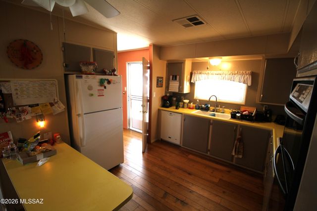 182 W Palma Drive, Green Valley, AZ 85614