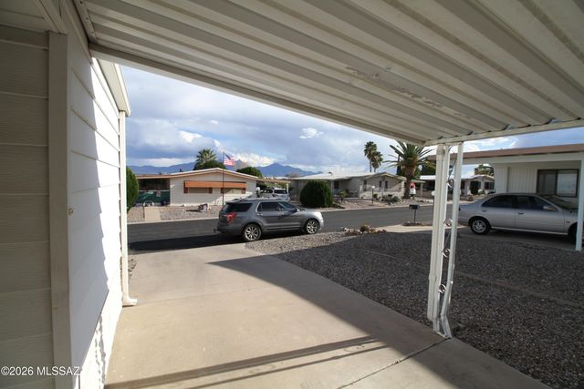 182 W Palma Drive, Green Valley, AZ 85614