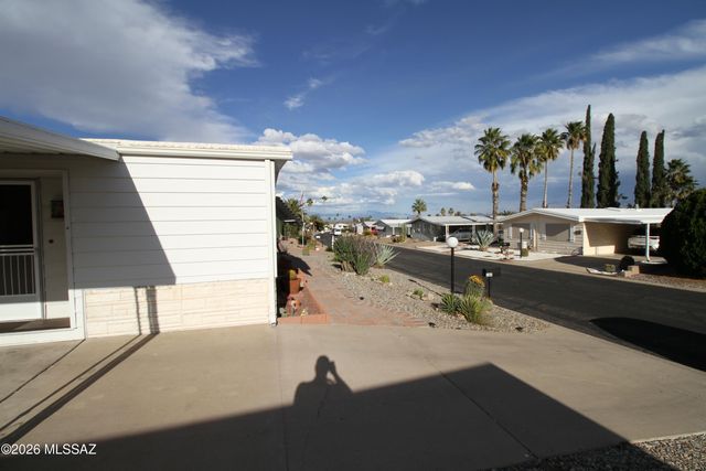 182 W Palma Drive, Green Valley, AZ 85614