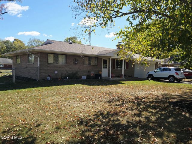 1615 N Thyre Drive, Genoa, OH 43430