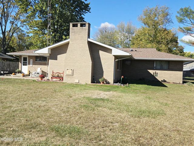 1615 N Thyre Drive, Genoa, OH 43430