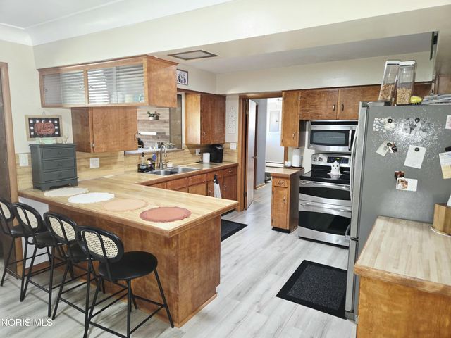 1615 N Thyre Drive, Genoa, OH 43430