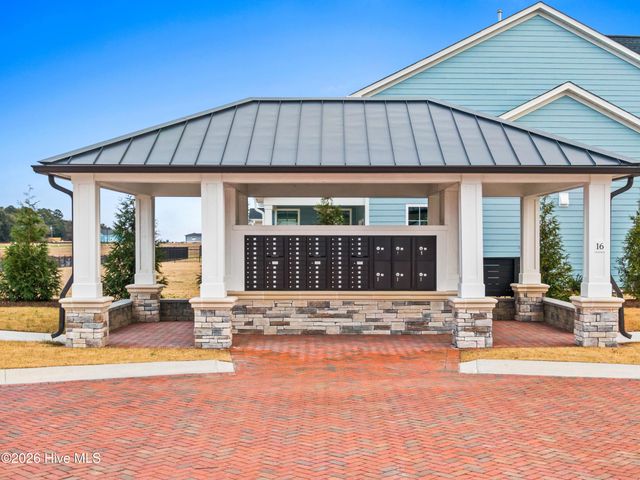 100 N Glimmering Glass Lane, Hampstead, NC 28443