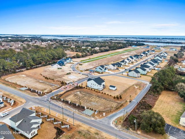 100 N Glimmering Glass Lane, Hampstead, NC 28443