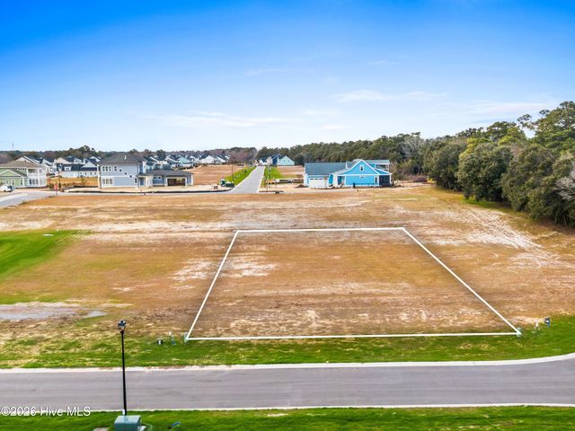 100 N Glimmering Glass Lane, Hampstead, NC 28443