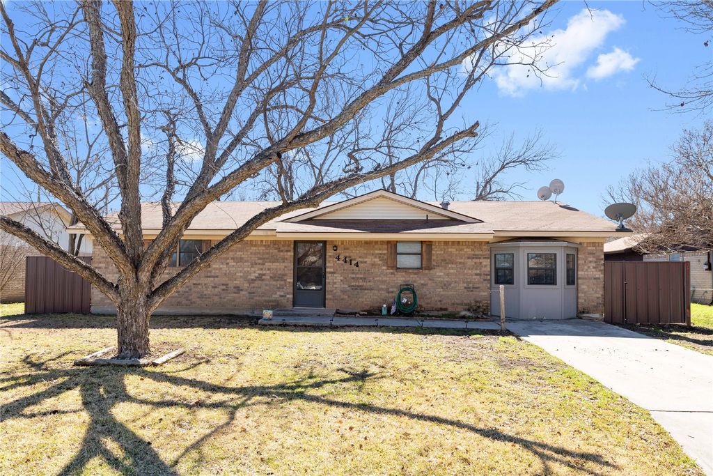 4414 Mimosa Drive, Brownwood, TX 76801