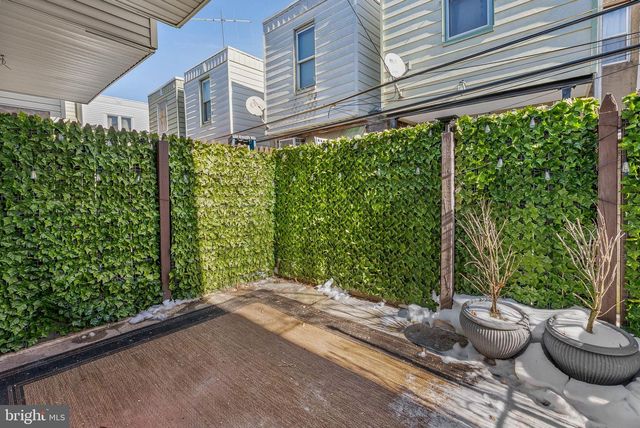 1815 S CARLISLE ST, Philadelphia, PA 19145