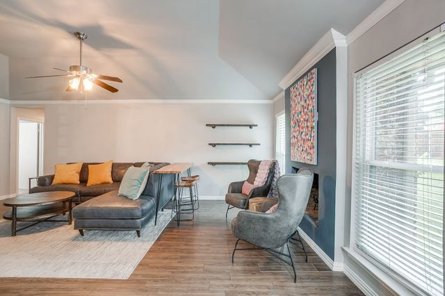 2217 Pecos Drive, Grapevine, TX 76051