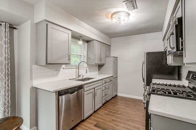 2217 Pecos Drive, Grapevine, TX 76051