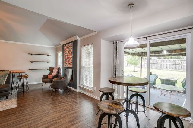 2217 Pecos Drive, Grapevine, TX 76051