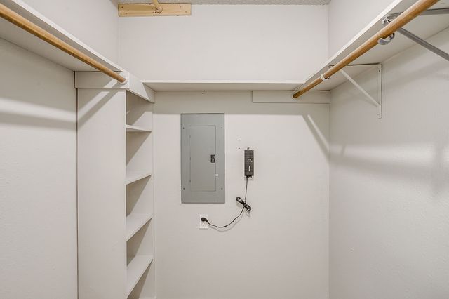 2217 Pecos Drive, Grapevine, TX 76051