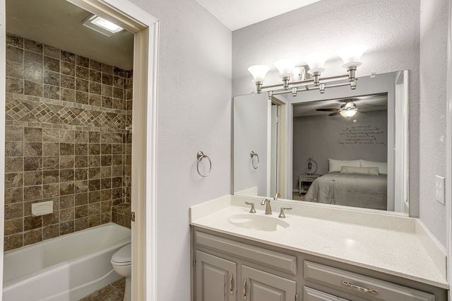 2217 Pecos Drive, Grapevine, TX 76051