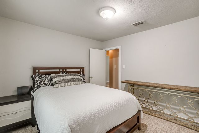 2217 Pecos Drive, Grapevine, TX 76051