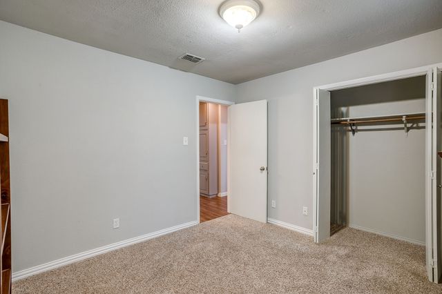 2217 Pecos Drive, Grapevine, TX 76051