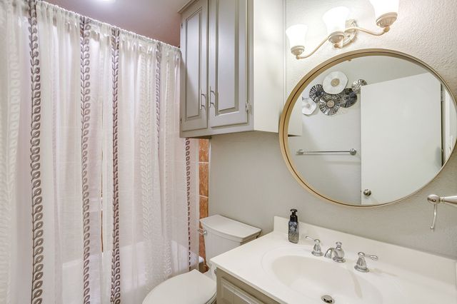 2217 Pecos Drive, Grapevine, TX 76051