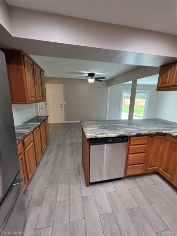 422 Old Mill Drive, Flushing, MI 48433