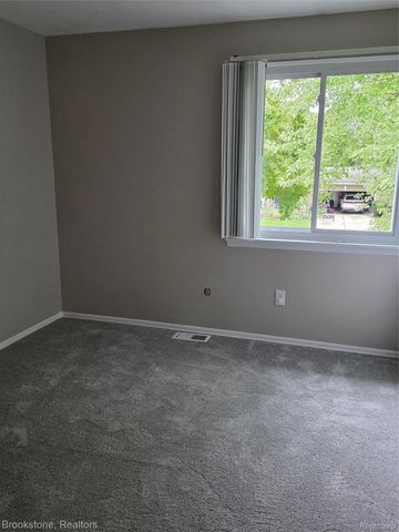 422 Old Mill Drive, Flushing, MI 48433