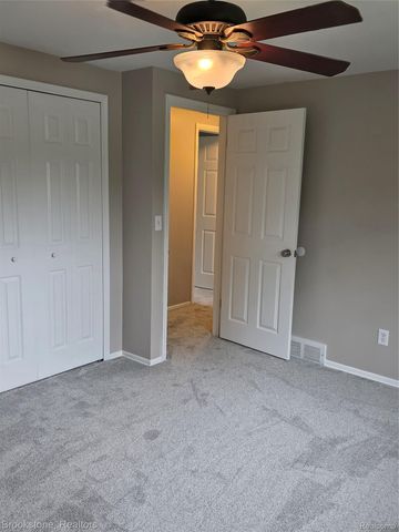422 Old Mill Drive, Flushing, MI 48433