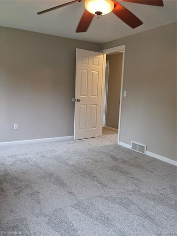 422 Old Mill Drive, Flushing, MI 48433