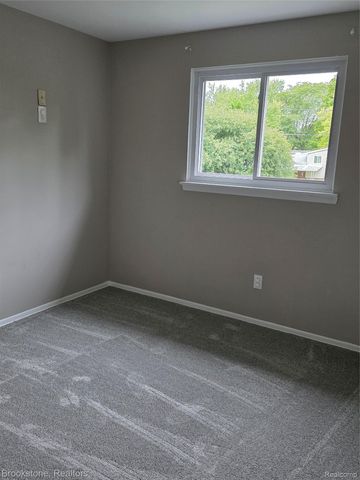 422 Old Mill Drive, Flushing, MI 48433