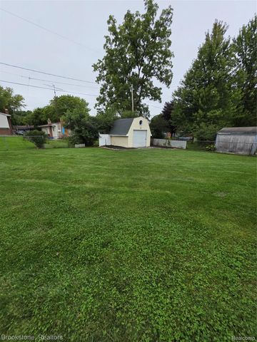 422 Old Mill Drive, Flushing, MI 48433