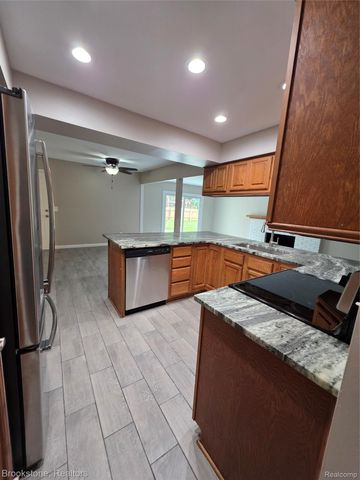 422 Old Mill Drive, Flushing, MI 48433