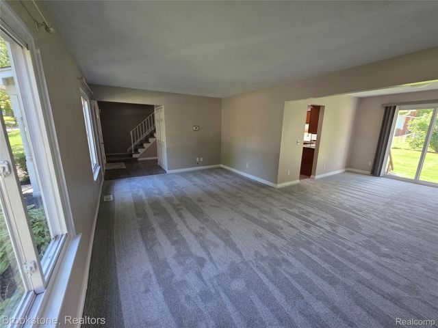 422 Old Mill Drive, Flushing, MI 48433