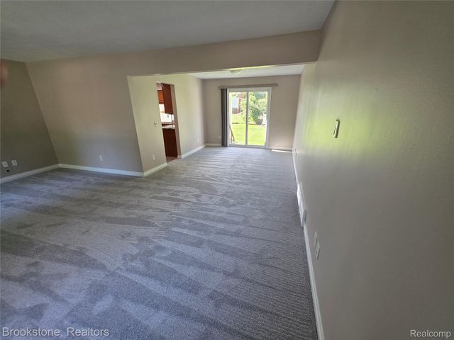 422 Old Mill Drive, Flushing, MI 48433
