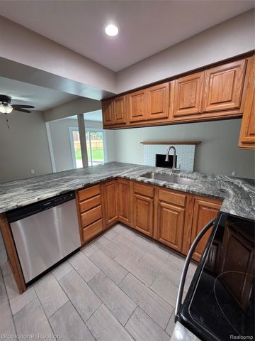 422 Old Mill Drive, Flushing, MI 48433