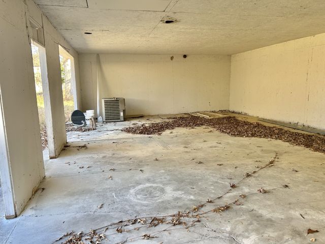 3672 Bains Rd, Hillsboro, TN 37342