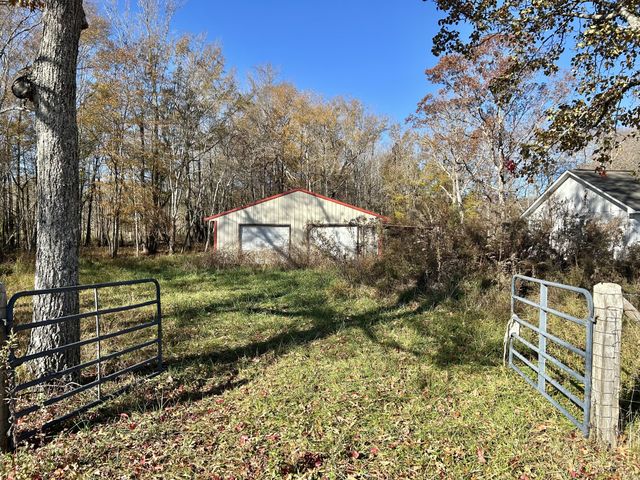 3672 Bains Rd, Hillsboro, TN 37342