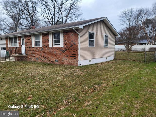 7037 DOVER AVE, North Beach, MD 20714