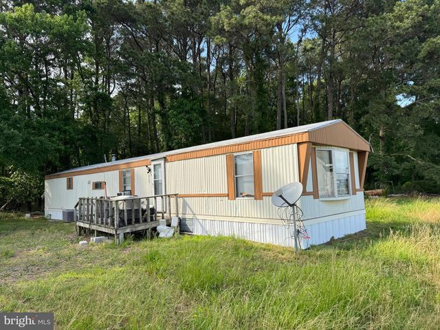 5703 NEAL PARKER RD, Withams, VA 23488