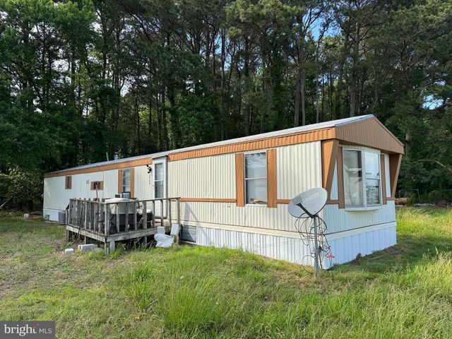 5703 NEAL PARKER RD, Withams, VA 23488