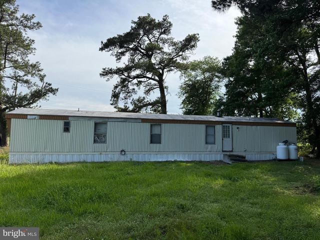 5703 NEAL PARKER RD, Withams, VA 23488