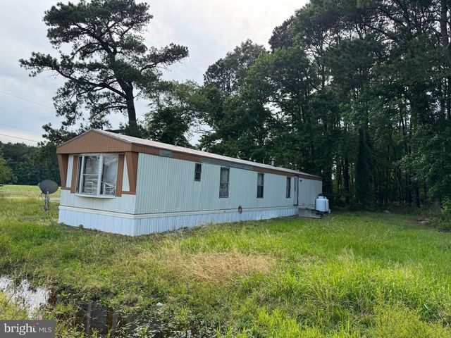 5703 NEAL PARKER RD, Withams, VA 23488