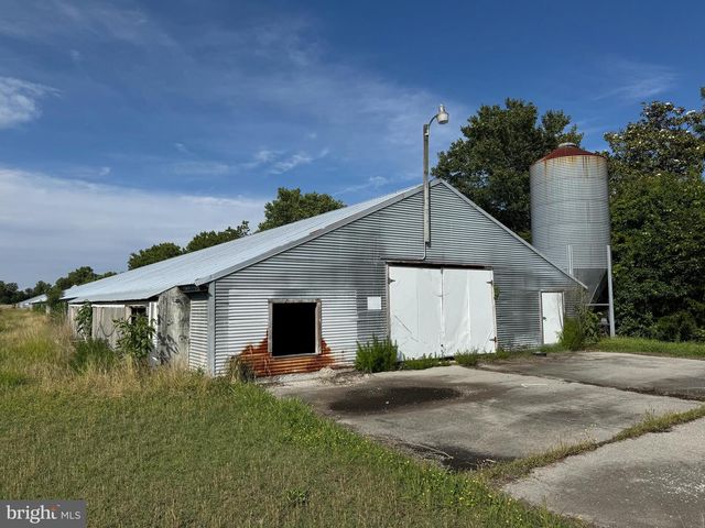 5703 NEAL PARKER RD, Withams, VA 23488