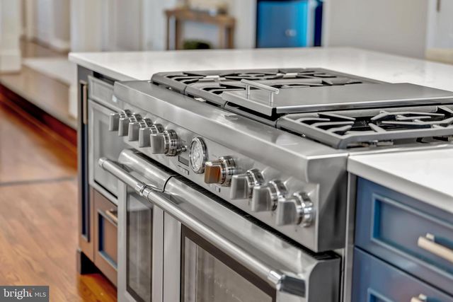 19770 WILLOWDALE PL, Ashburn, VA 20147