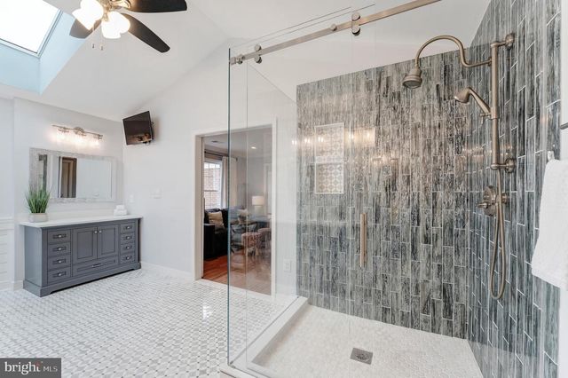 19770 WILLOWDALE PL, Ashburn, VA 20147