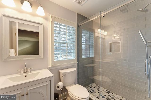 19770 WILLOWDALE PL, Ashburn, VA 20147