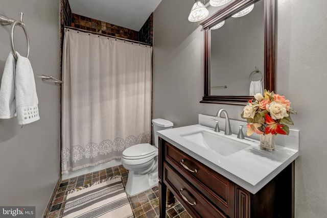 19770 WILLOWDALE PL, Ashburn, VA 20147