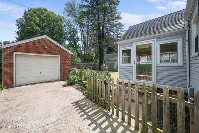 2436 Goddard Road, Toledo, OH 43606